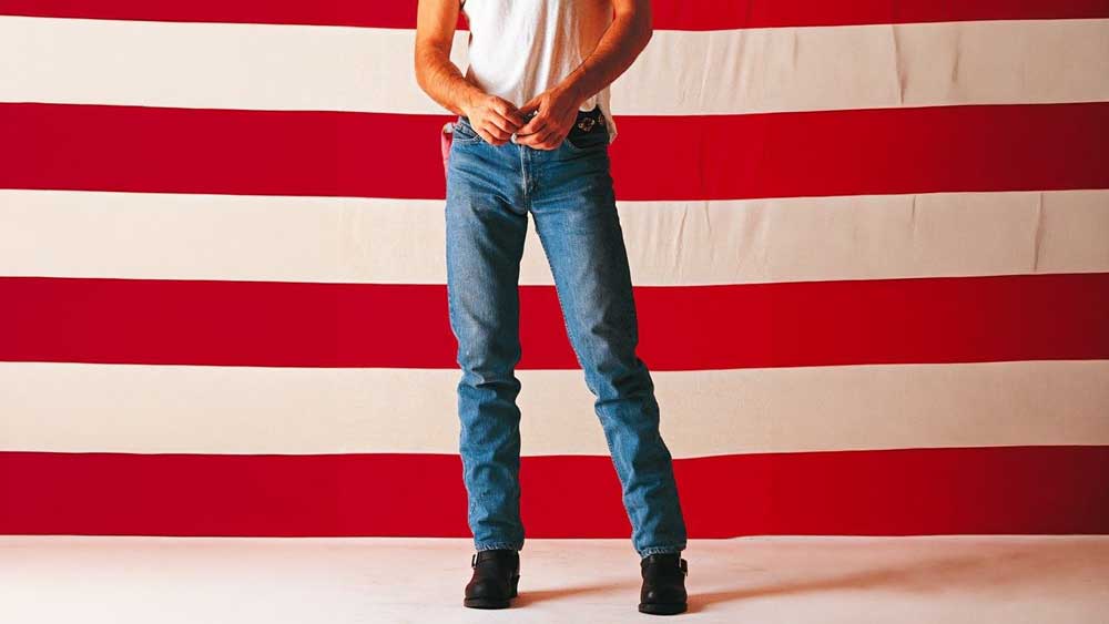 modelo denim ajustado